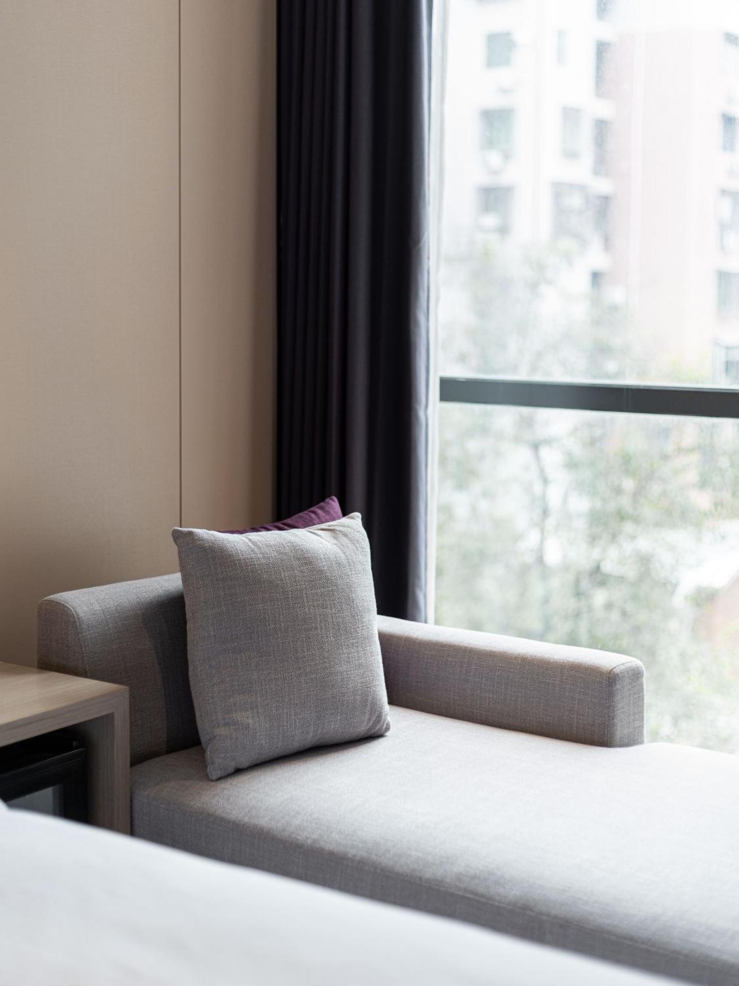 Lavande International Hotel Guangzhou Taikoo Hui Square Shipaiqiao Metro Station Branch - Free Shuttle Bus To Canton Fair Complex During Canton Fair Period & Free Vpn Internet Access Esterno foto