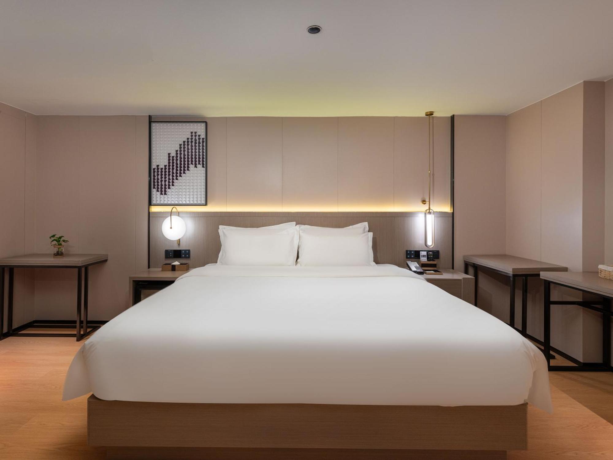 Lavande International Hotel Guangzhou Taikoo Hui Square Shipaiqiao Metro Station Branch - Free Shuttle Bus To Canton Fair Complex During Canton Fair Period & Free Vpn Internet Access Esterno foto
