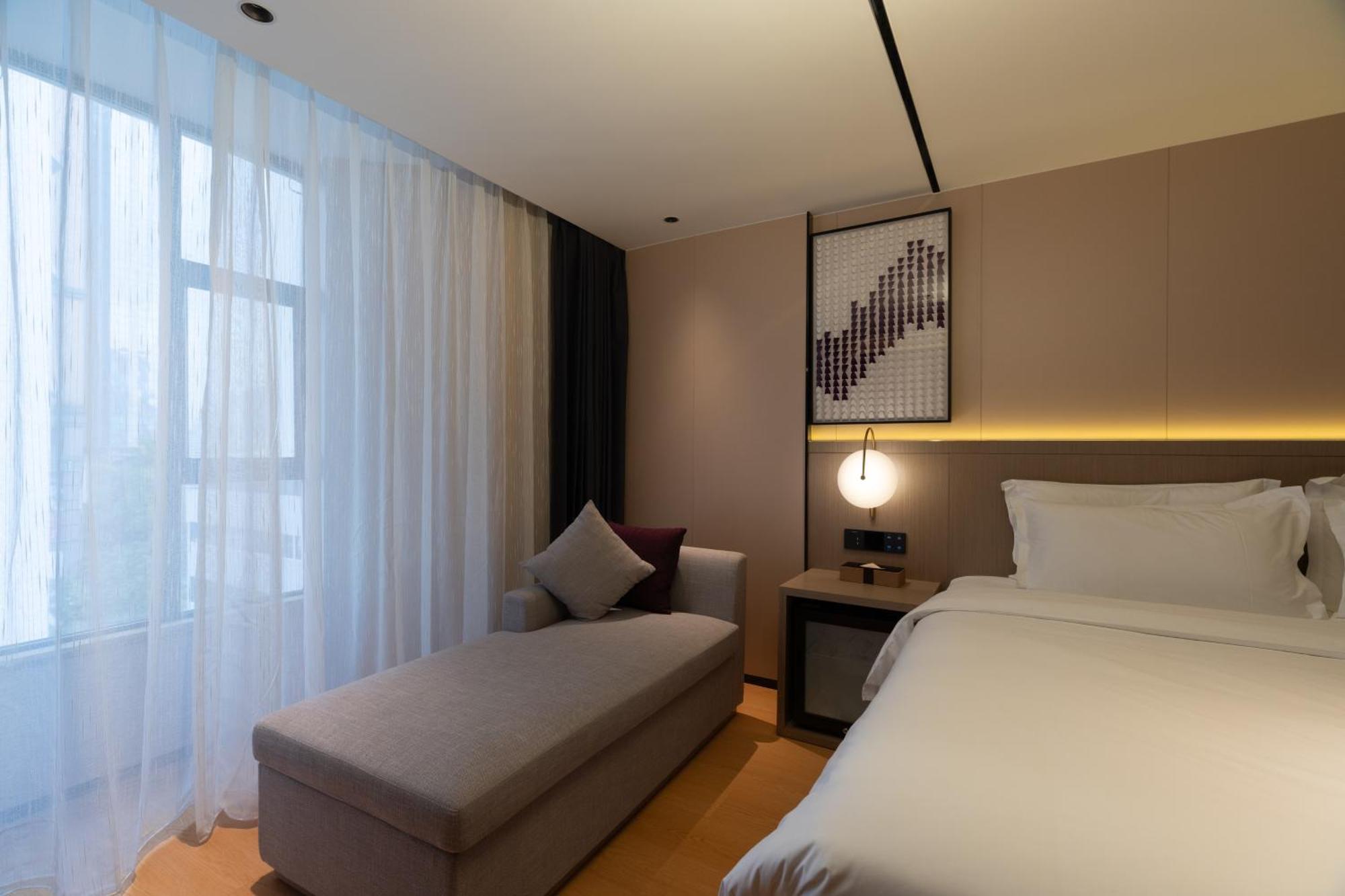 Lavande International Hotel Guangzhou Taikoo Hui Square Shipaiqiao Metro Station Branch - Free Shuttle Bus To Canton Fair Complex During Canton Fair Period & Free Vpn Internet Access Esterno foto