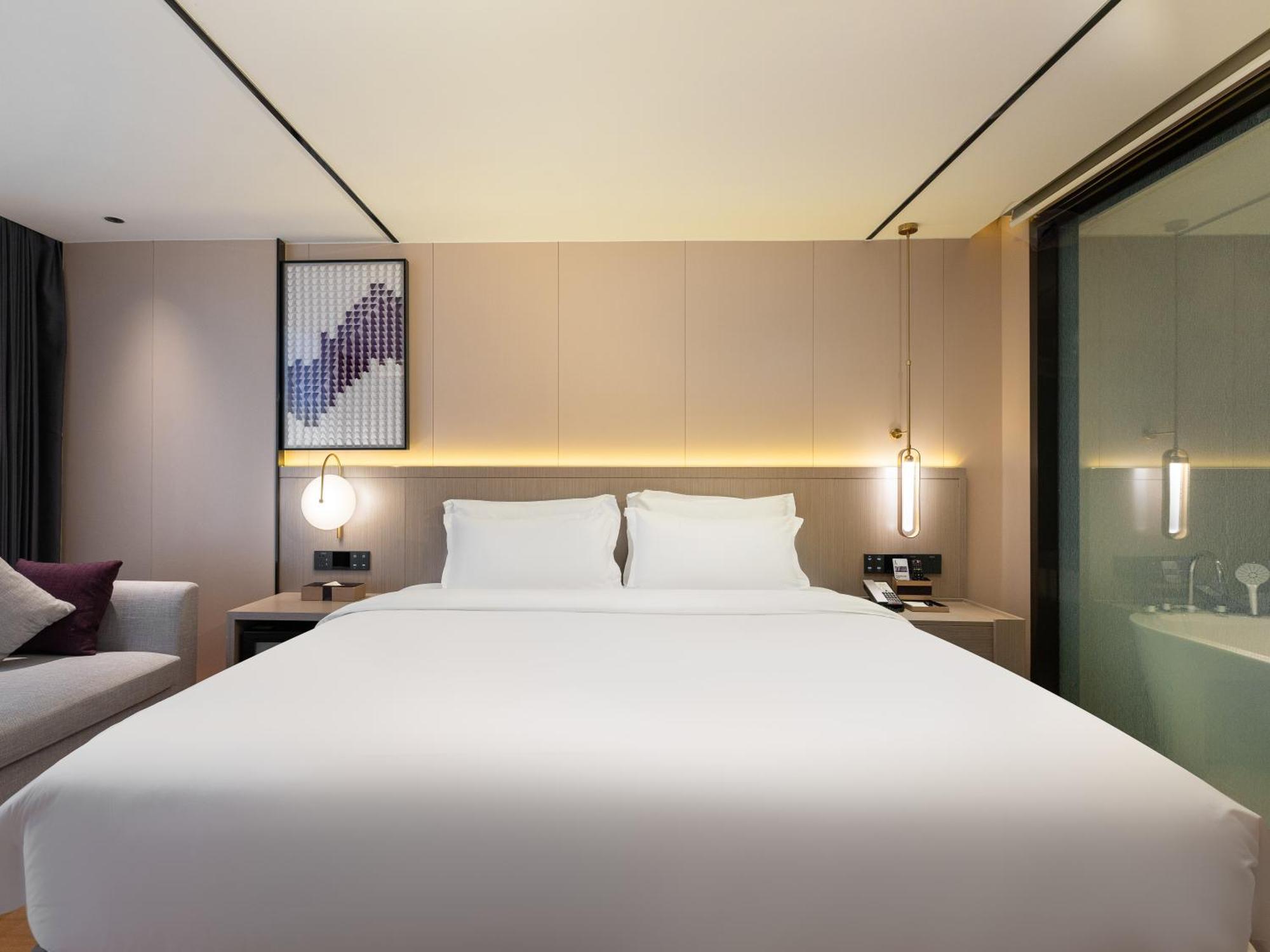 Lavande International Hotel Guangzhou Taikoo Hui Square Shipaiqiao Metro Station Branch - Free Shuttle Bus To Canton Fair Complex During Canton Fair Period & Free Vpn Internet Access Esterno foto
