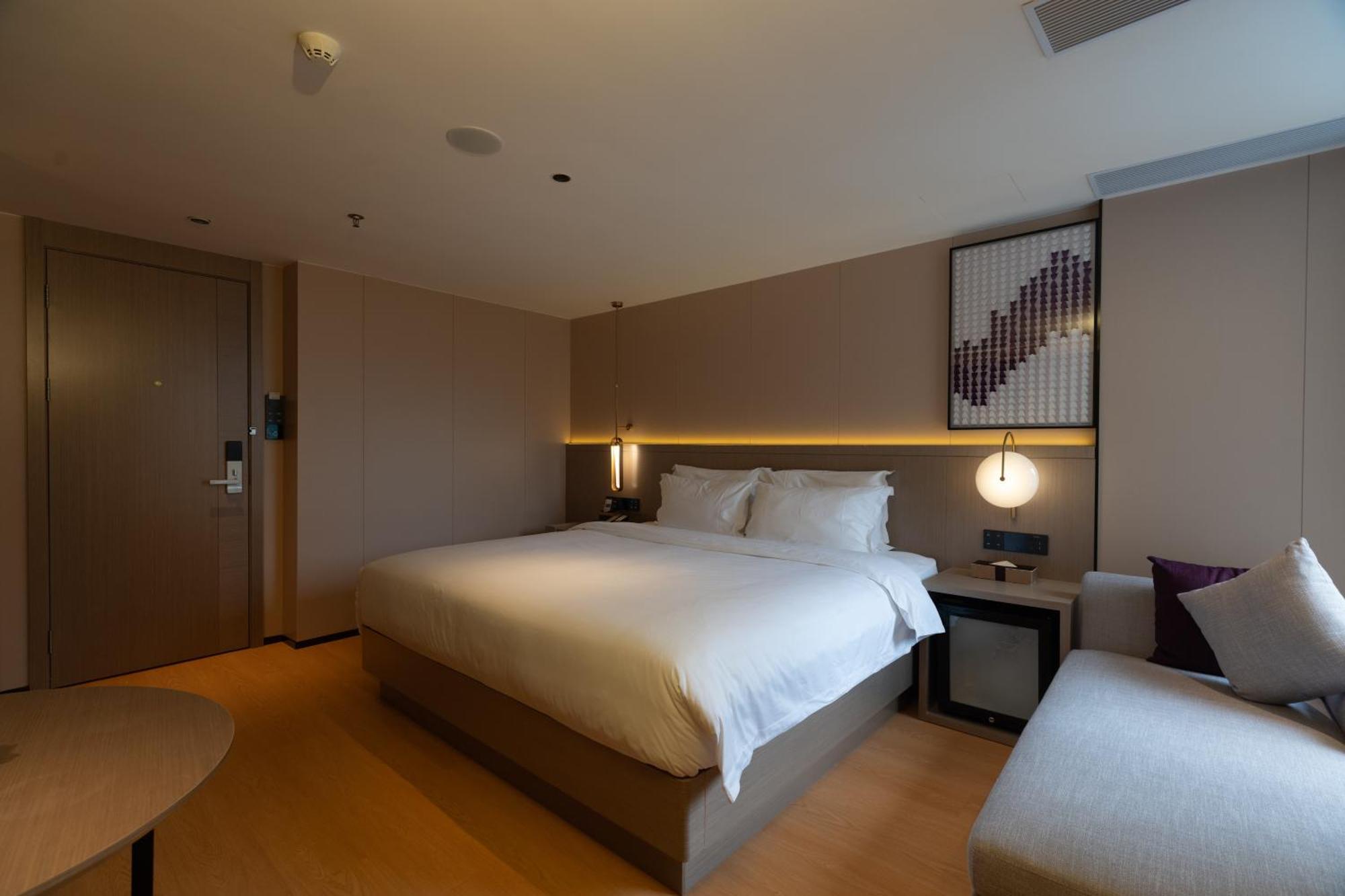 Lavande International Hotel Guangzhou Taikoo Hui Square Shipaiqiao Metro Station Branch - Free Shuttle Bus To Canton Fair Complex During Canton Fair Period & Free Vpn Internet Access Esterno foto