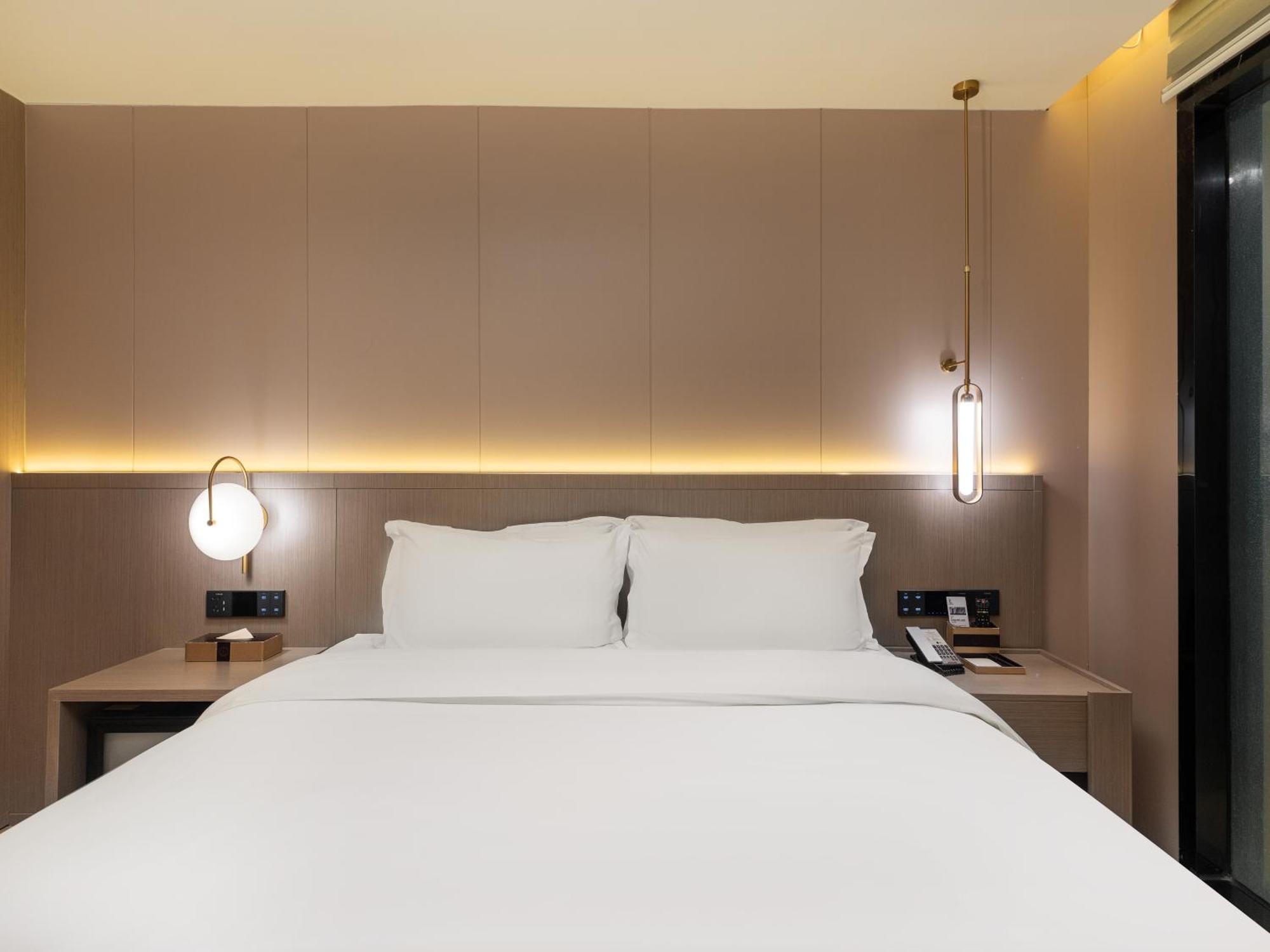 Lavande International Hotel Guangzhou Taikoo Hui Square Shipaiqiao Metro Station Branch - Free Shuttle Bus To Canton Fair Complex During Canton Fair Period & Free Vpn Internet Access Esterno foto