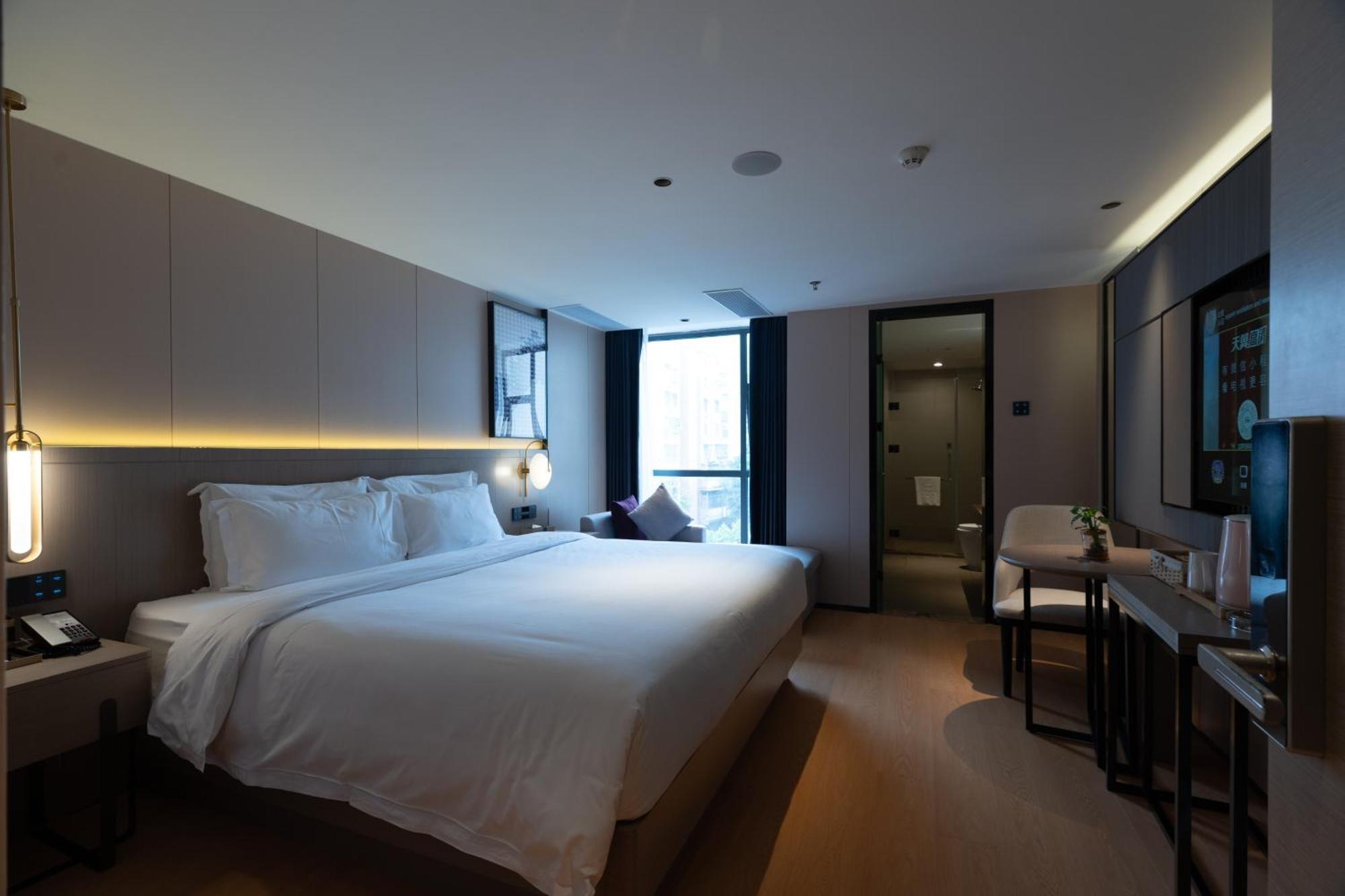 Lavande International Hotel Guangzhou Taikoo Hui Square Shipaiqiao Metro Station Branch - Free Shuttle Bus To Canton Fair Complex During Canton Fair Period & Free Vpn Internet Access Esterno foto