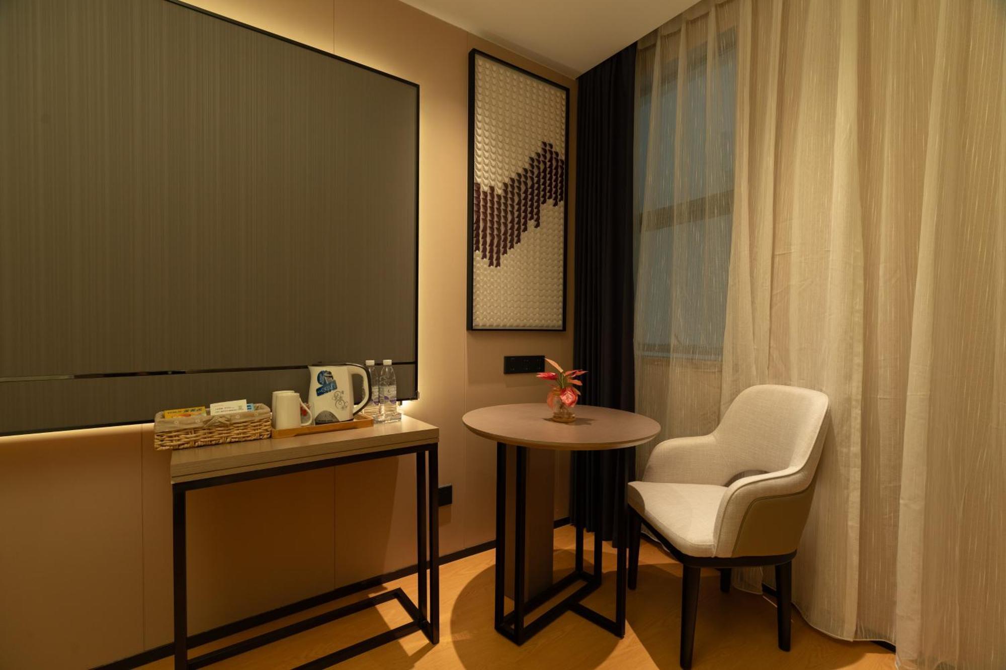 Lavande International Hotel Guangzhou Taikoo Hui Square Shipaiqiao Metro Station Branch - Free Shuttle Bus To Canton Fair Complex During Canton Fair Period & Free Vpn Internet Access Esterno foto