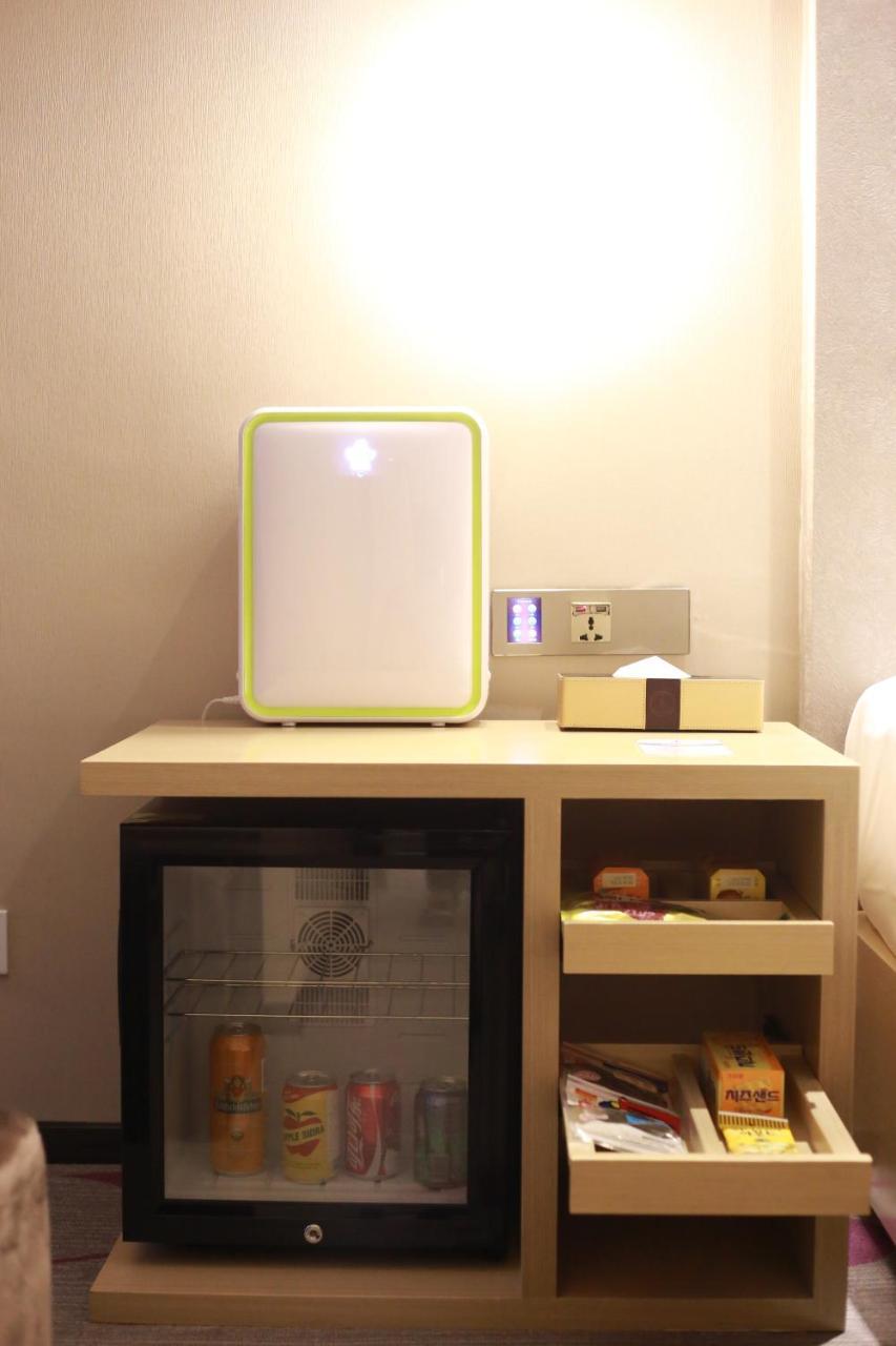 Lavande International Hotel Guangzhou Taikoo Hui Square Shipaiqiao Metro Station Branch - Free Shuttle Bus To Canton Fair Complex During Canton Fair Period & Free Vpn Internet Access Esterno foto
